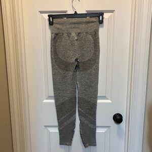 Seamless Gray Victoria’s Secret Pink Leggings  workout Small
